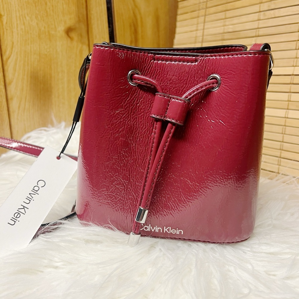 Calvin Klein Cross Body Bucket
